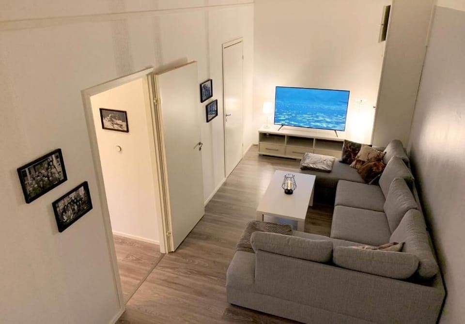 Family Apartment, 4 Bedrooms, Patio, Garden View | Living area