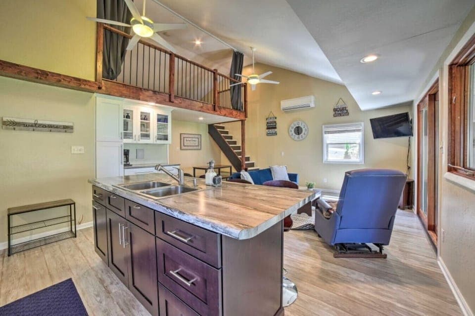 Kitchen | Island Seating & Open Layout | Loft Overlook