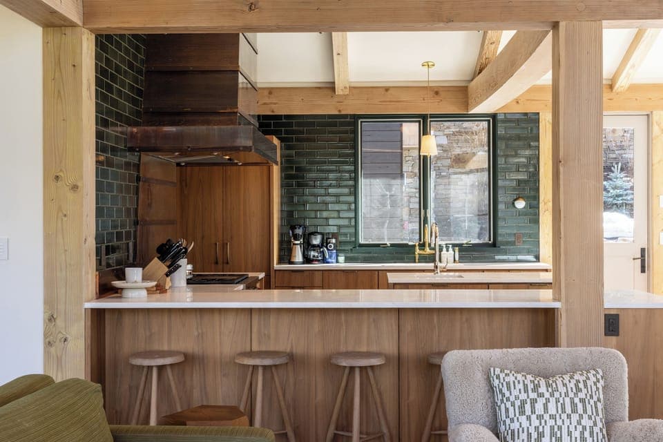 3.0-galloping-goose-chalet-telluride-kitchen-detail3