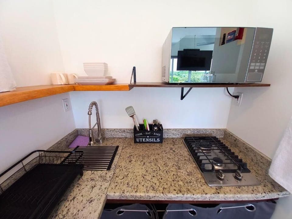 Honeymoon Penthouse, Balcony, Mountain View | Private kitchen