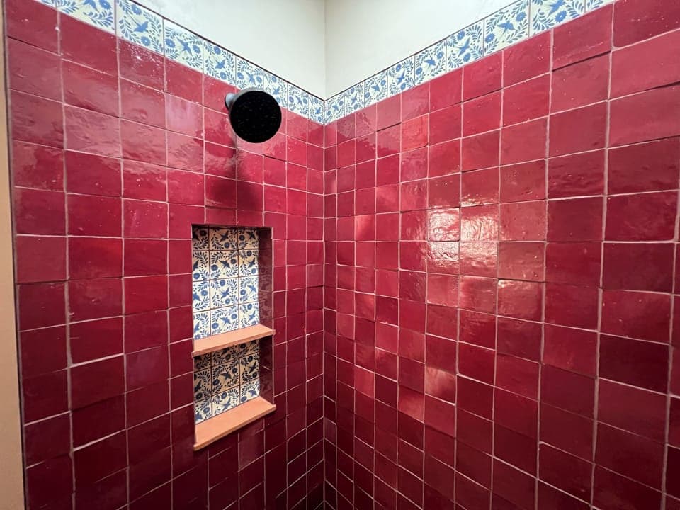 Premium Single Room, Non Smoking | Bathroom | Shower, hair dryer, towels, soap