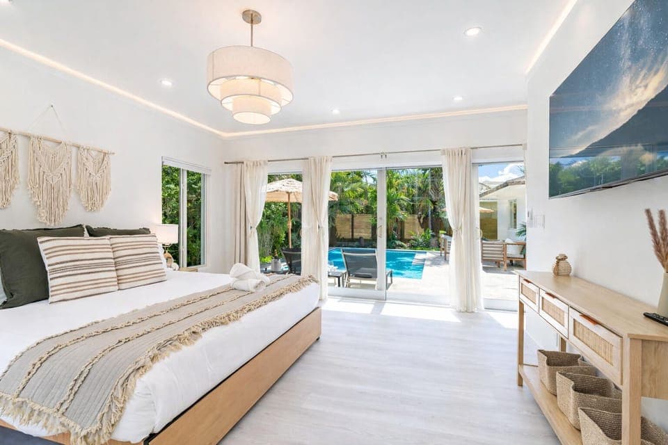 Master En- Suite at Fox Pearl with pool view and direct patio access