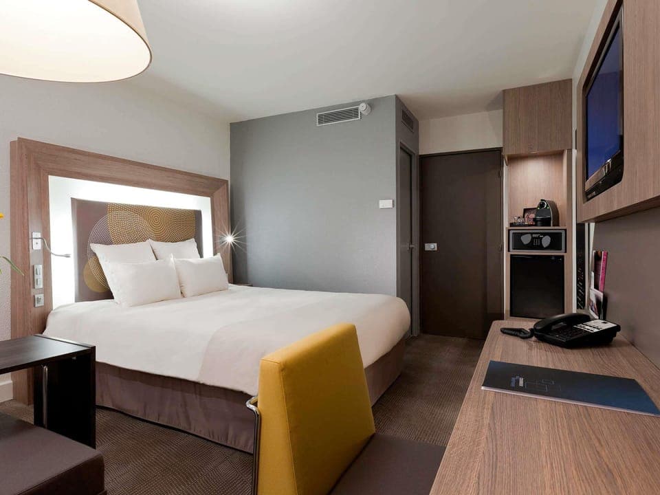 Executive Room, 1 Double Bed (Paris View) | In-room safe, desk, blackout drapes, soundproofing