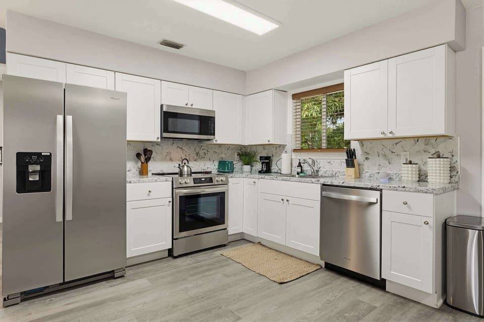 Fully equipped for everything from quick snacks to family dinners.