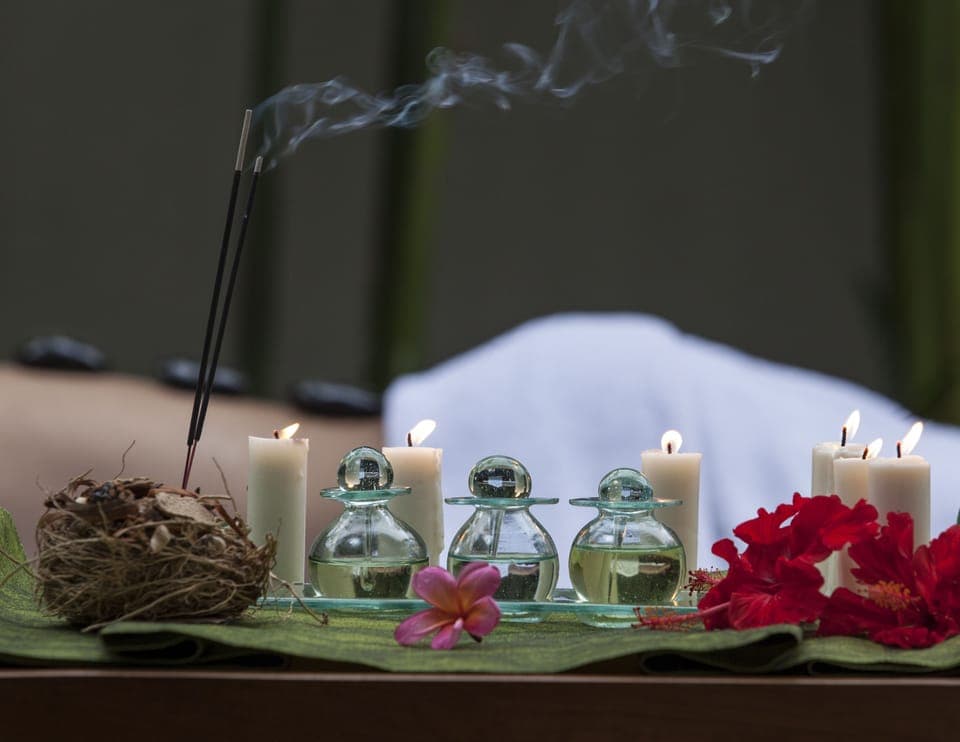 Couples treatment rooms, body treatments, body scrubs, reflexology