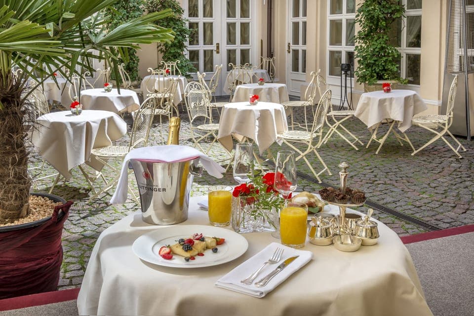 Daily full breakfast (EUR 20 per person)