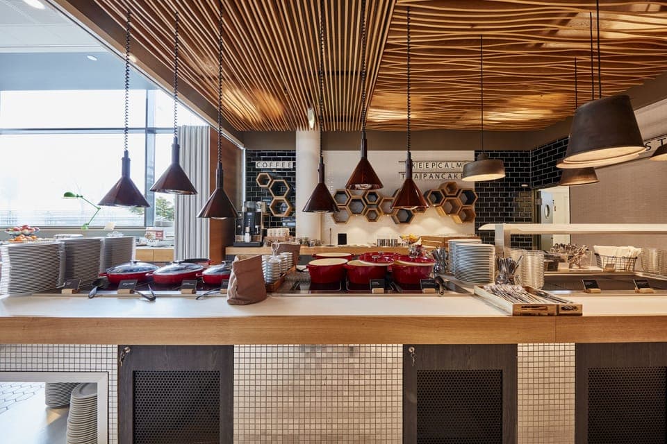 Daily buffet breakfast (EUR 22.40 per person)