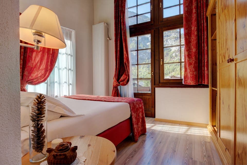 Superior Room | Minibar, in-room safe, desk, free WiFi