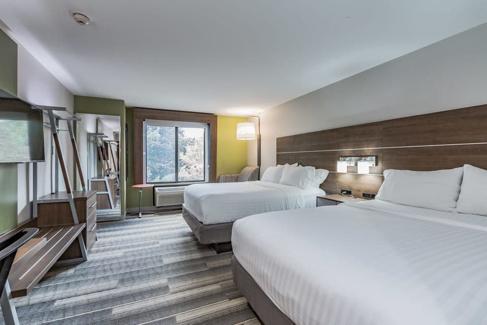 Standard Room, 2 Queen Beds, Accessible (Communications) | Hypo-allergenic bedding, in-room safe, desk, blackout drapes