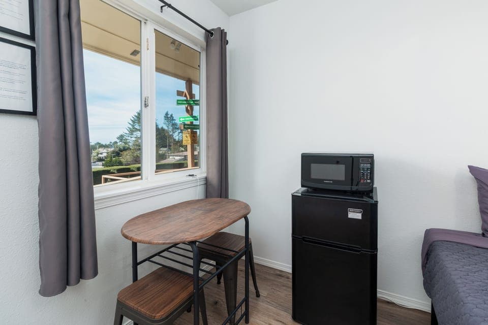 Room, 1 Queen Bed | Premium bedding, free WiFi, bed sheets