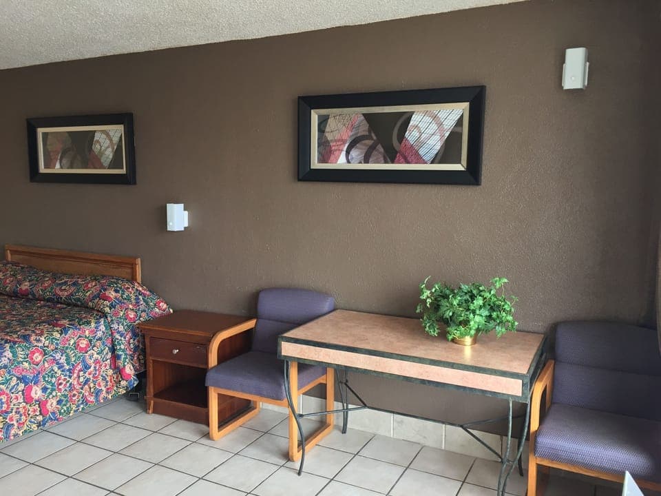 Comfort Room, 1 Queen Bed, Non Smoking, Refrigerator & Microwave | Desk, free WiFi, bed sheets