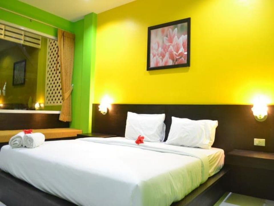 Free WiFi, bed sheets