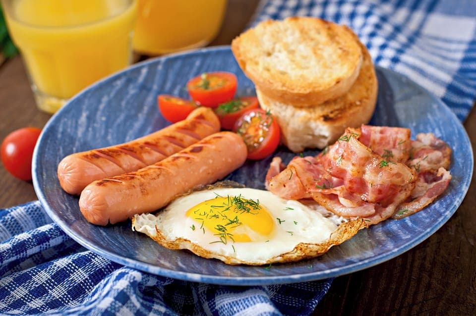 Daily full breakfast (GBP 12 per person)