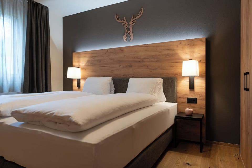 Superior Apartment, 1 bedroom (incl. final cleaning fee) | Premium bedding, desk, blackout drapes, soundproofing