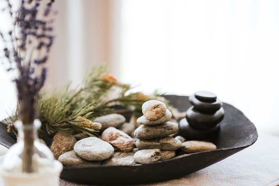 Couples treatment rooms, sauna, hot tub, body treatments