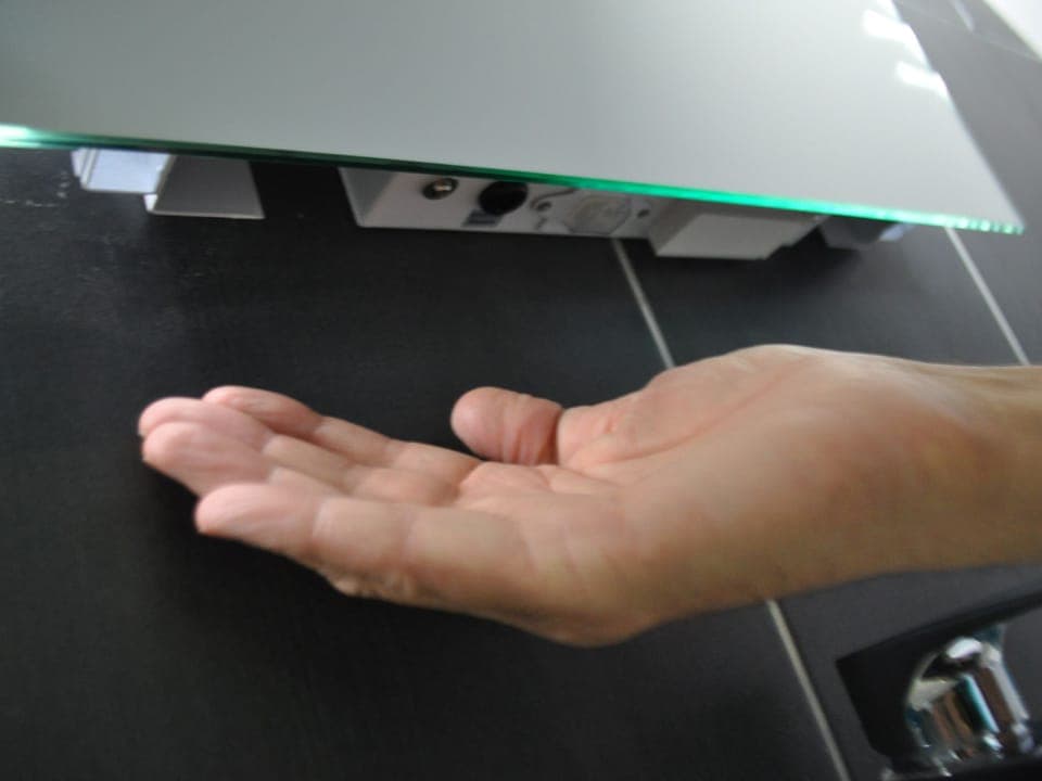 Deluxe Twin Room | Bathroom | Shower, free toiletries, hair dryer, towels