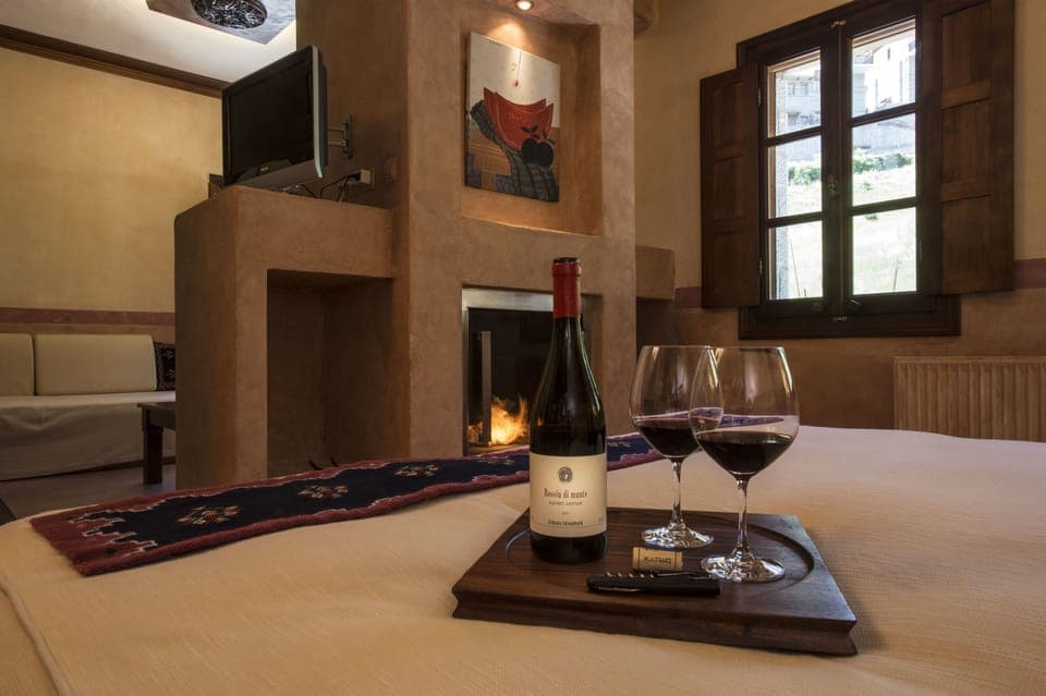 Suite | Minibar, in-room safe, desk, iron/ironing board