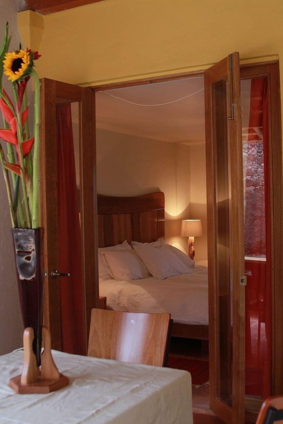 Room, 1 King Bed | In-room safe, desk, bed sheets