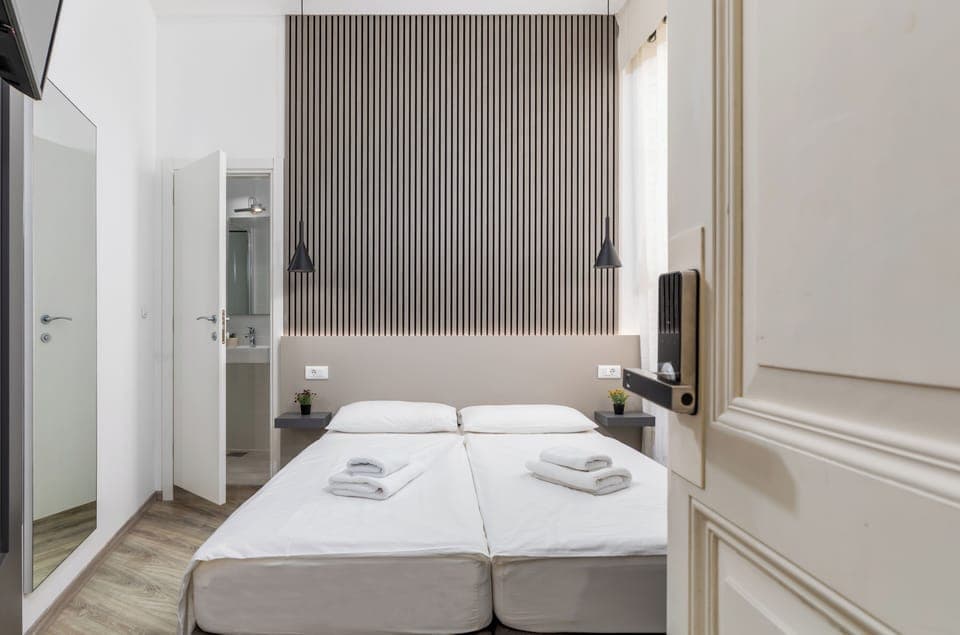 Double or Twin Room | Premium bedding, down comforters, pillowtop beds, in-room safe