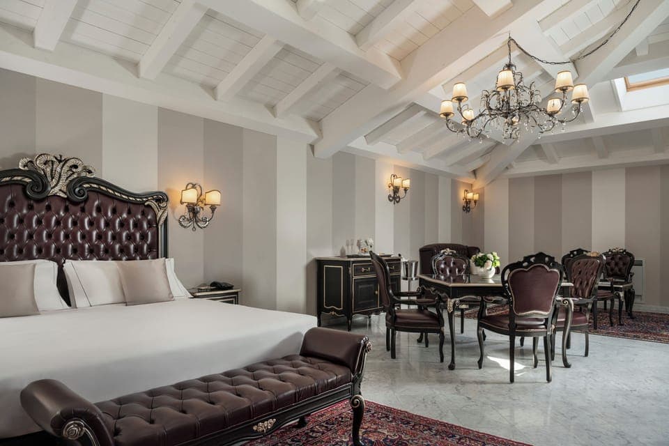 Suite | 1 bedroom, minibar, in-room safe, desk