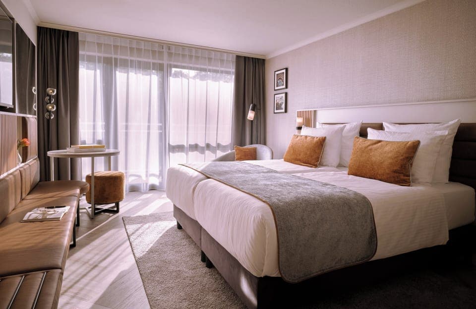 In-room safe, desk, soundproofing, iron/ironing board