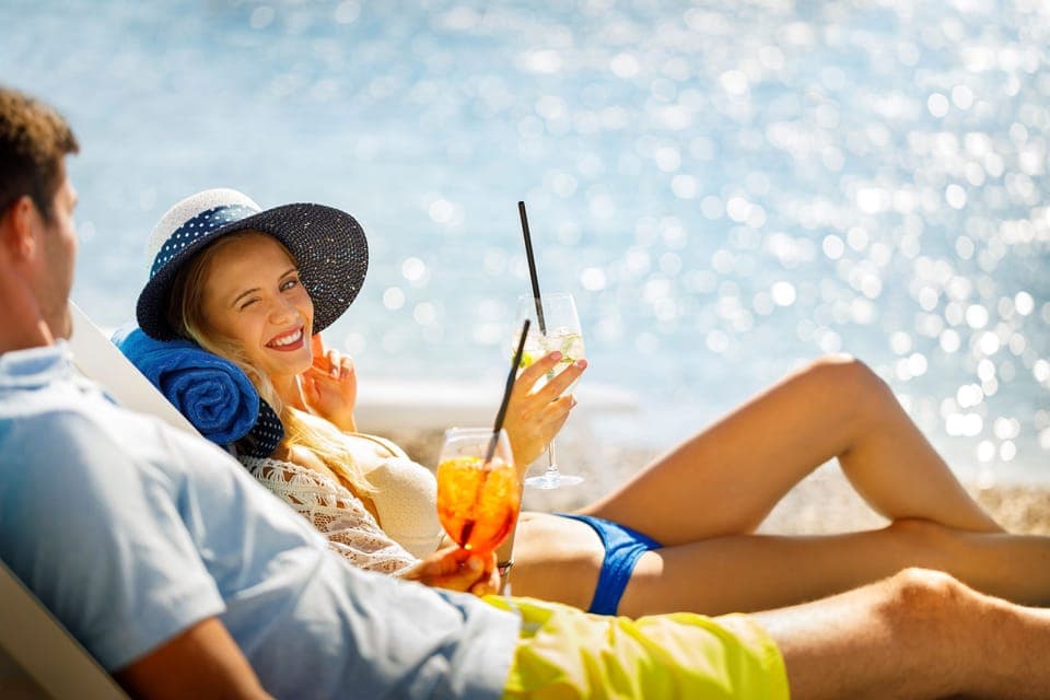 Beach nearby, sun loungers, beach umbrellas, beach bar