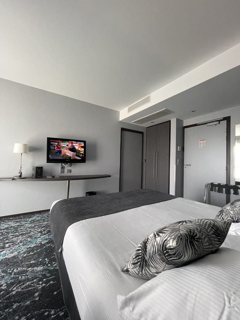 Premium Double Room | In-room safe, individually furnished, desk, soundproofing