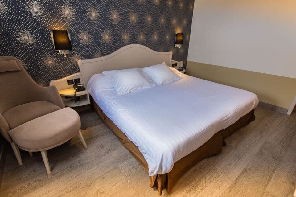 Deluxe Double or Twin Room (Charlemagne) | 1 bedroom, premium bedding, in-room safe, desk