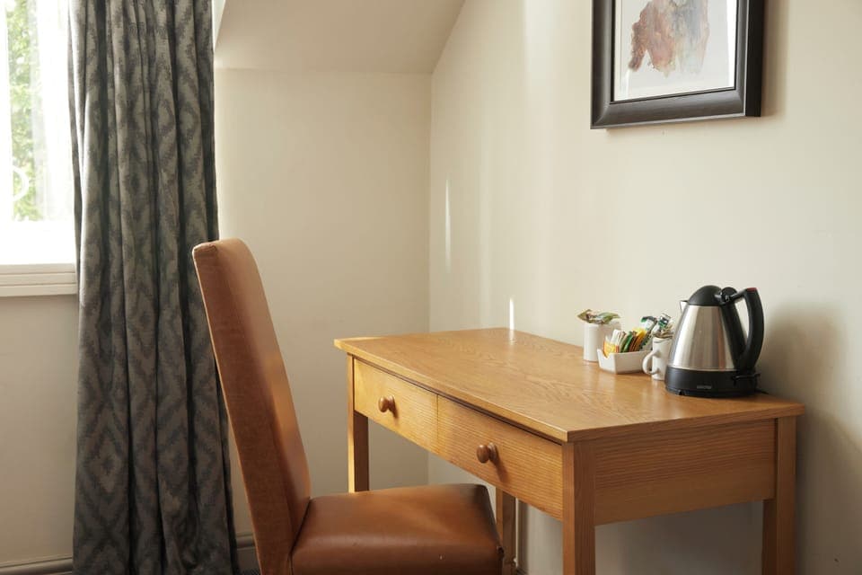 Double Room | Iron/ironing board, free WiFi, bed sheets
