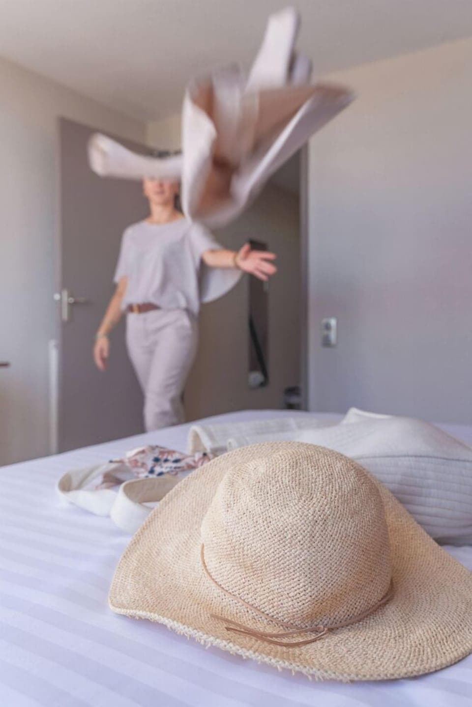 Desk, laptop workspace, soundproofing, free WiFi