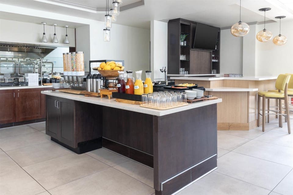 Daily full breakfast for a fee