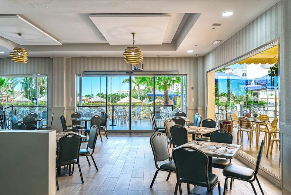 Breakfast, lunch and dinner served