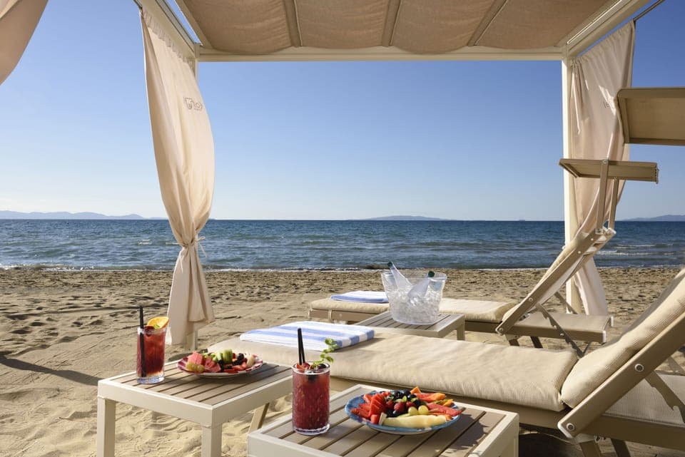 Private beach, white sand, free beach shuttle, sun loungers