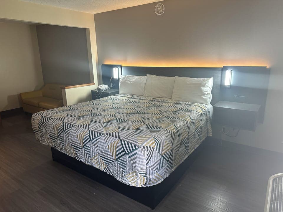 Free WiFi, bed sheets