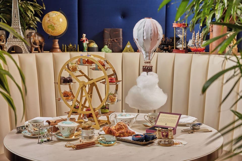 Breakfast, lunch, dinner served; pool views