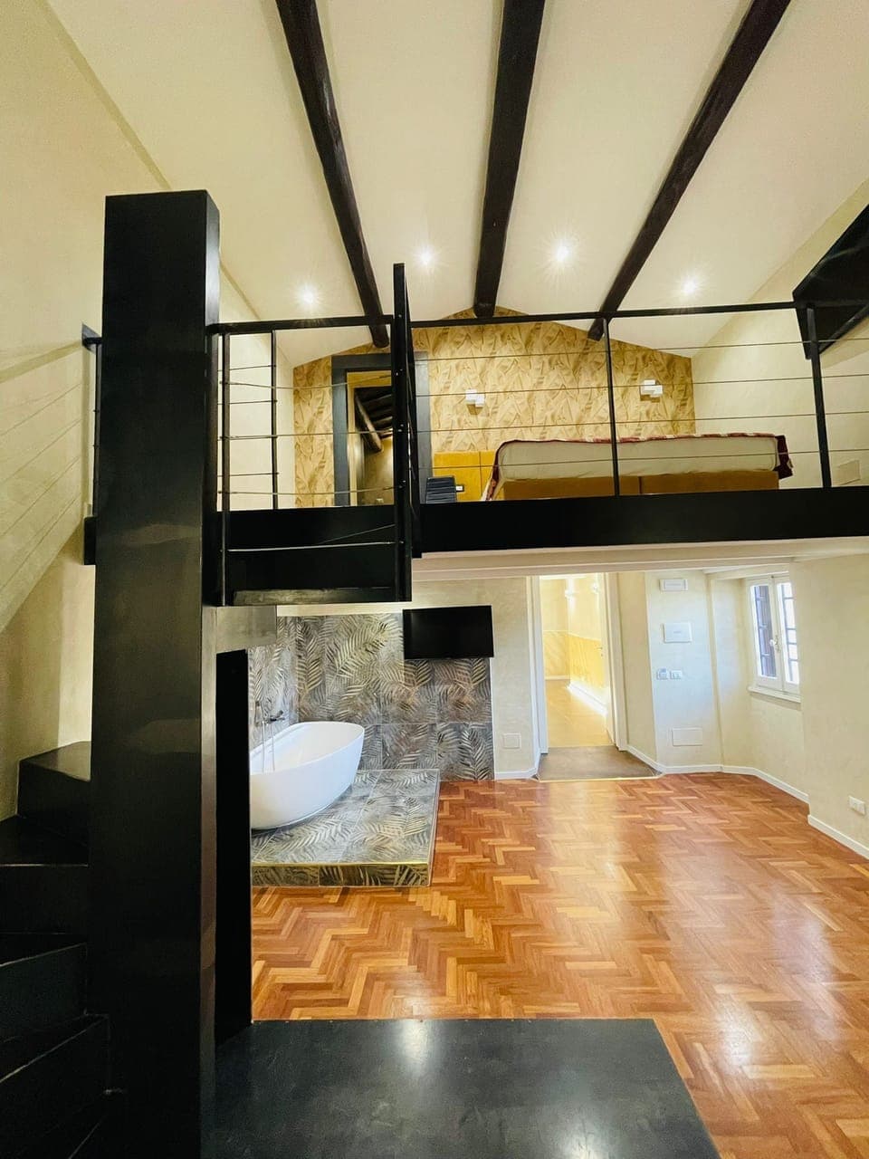 Premium Suite | Memory foam beds, minibar, in-room safe, desk