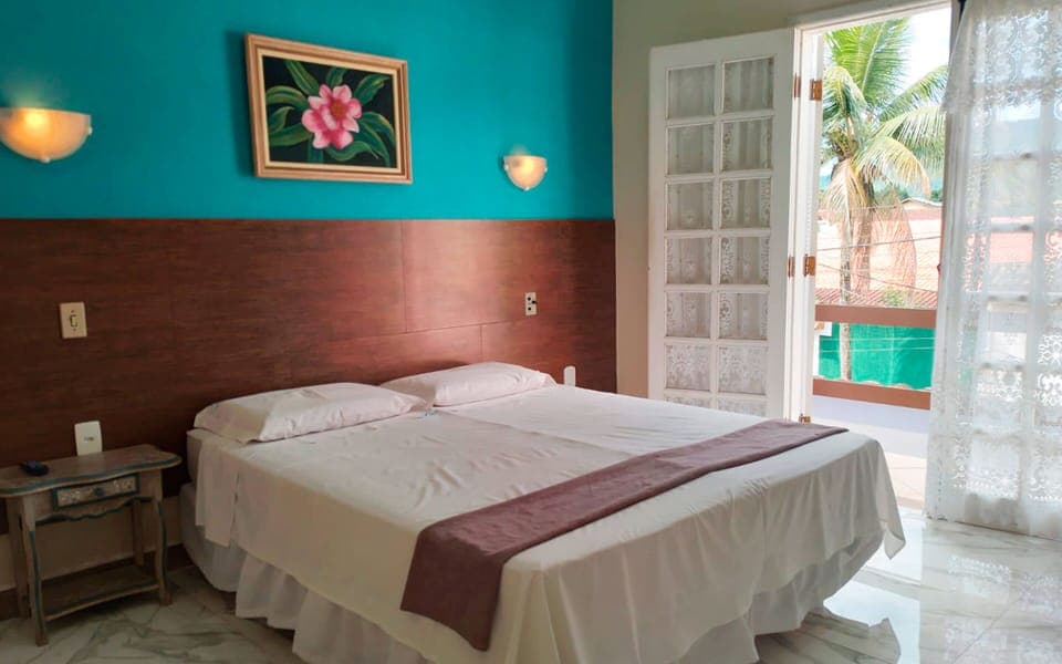 Minibar, blackout drapes, free WiFi, bed sheets