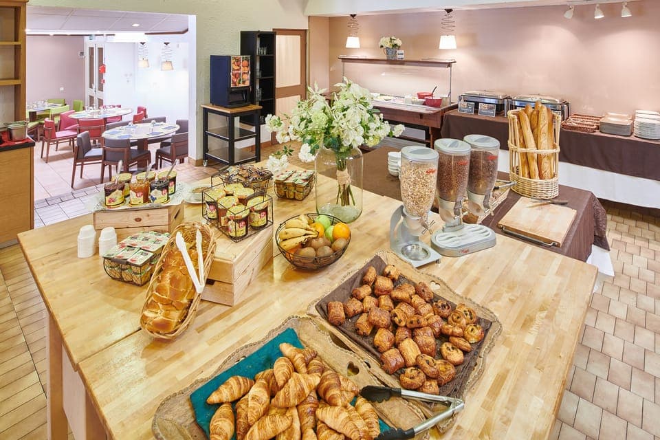 Daily buffet breakfast (EUR 15 per person)