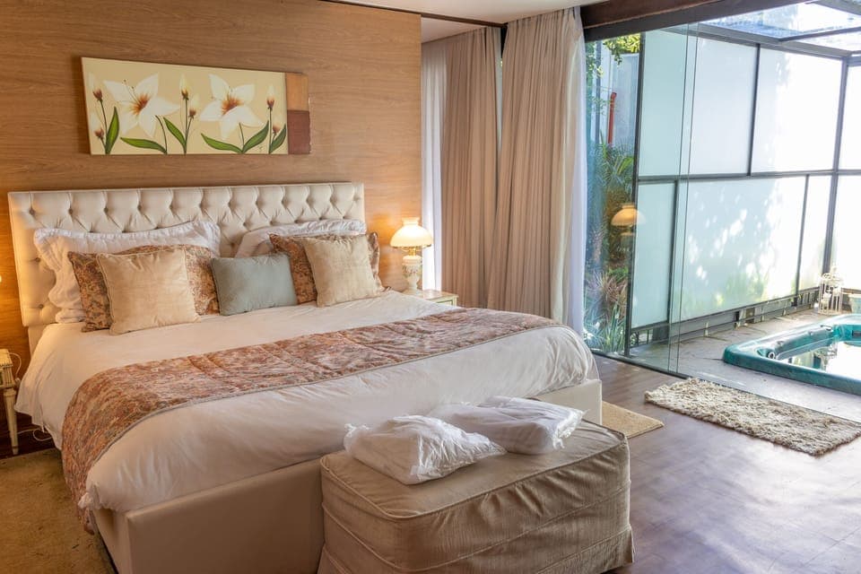 Luxury Suite | Premium bedding, minibar, in-room safe, blackout drapes