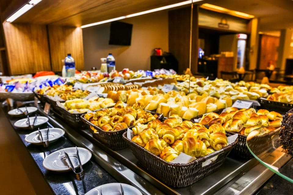 Daily buffet breakfast (BRL 38 per person)