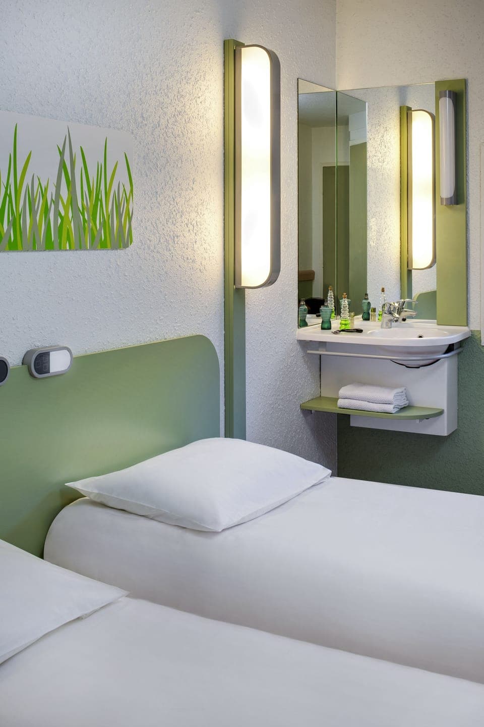 Twin Room, 2 Twin Beds | Individually furnished, desk, blackout drapes, soundproofing