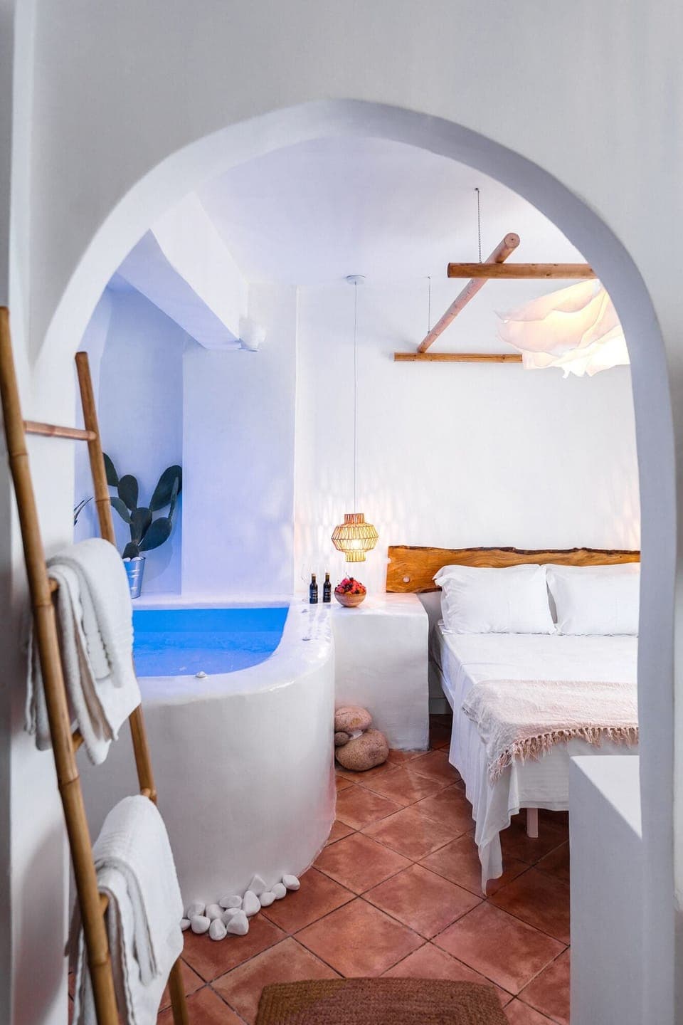 Exclusive Room | Egyptian cotton sheets, premium bedding, in-room safe, laptop workspace