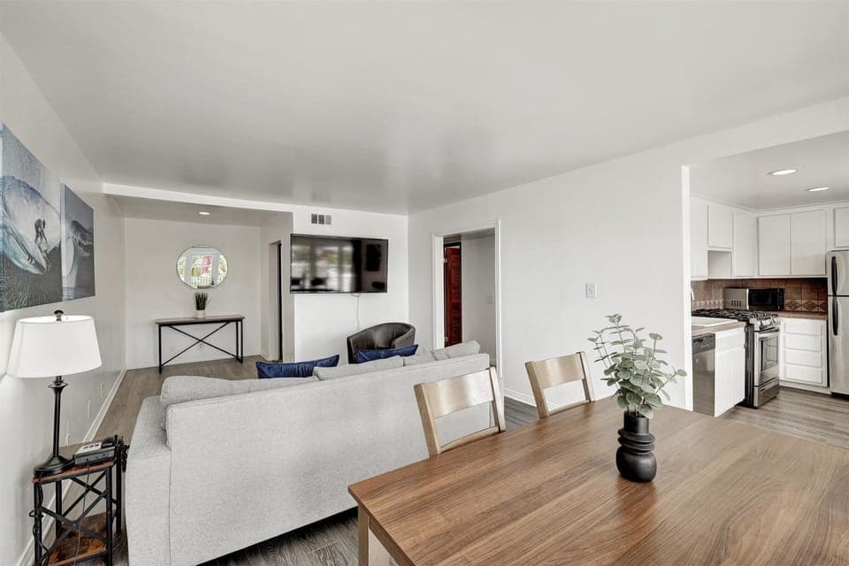 North Premier 2 Bedroom | Living area