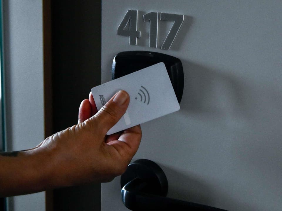 Standard Room, 2 Twin Beds | In-room safe, desk, blackout drapes, soundproofing