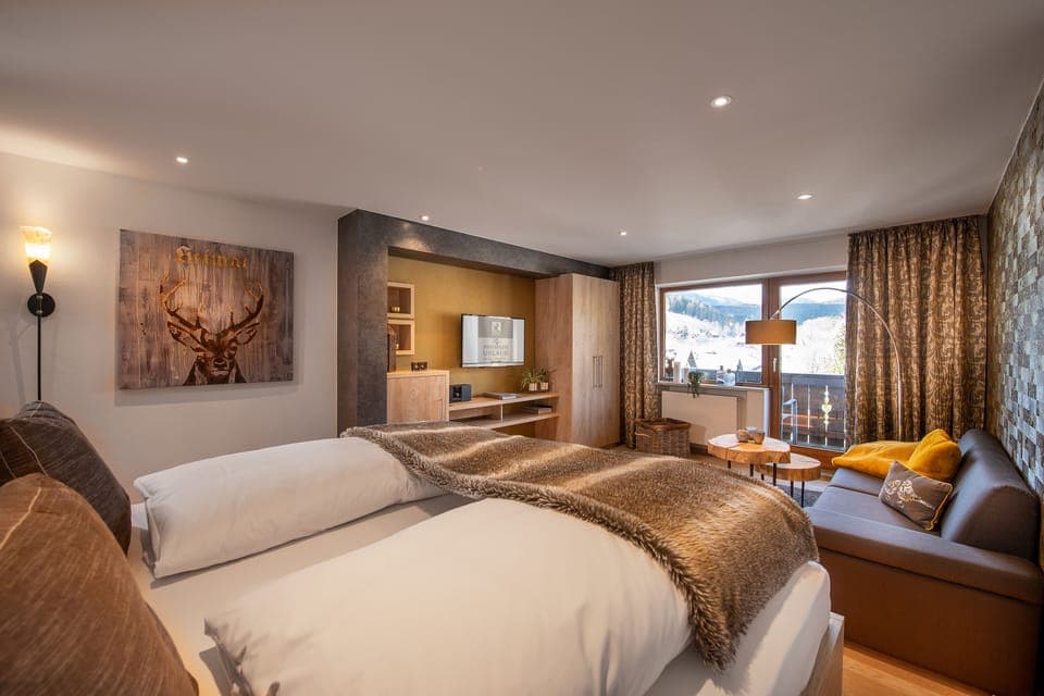 Superior Double Room, 1 Queen Bed, Balcony, Mountain View | Premium bedding, down comforters, in-room safe, individually decorated