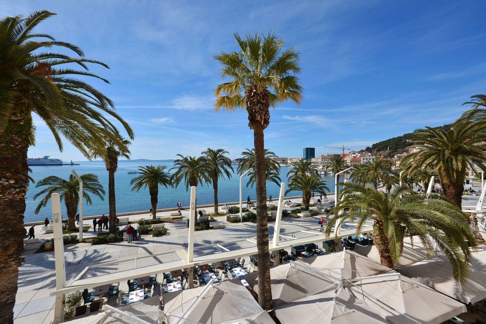 Deluxe Room, Sea View | Beach/ocean view