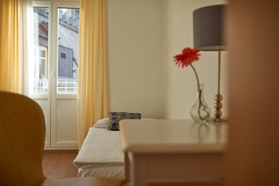 Single Room, Shared Bathroom (incl. City Tax) | Desk, iron/ironing board, free cribs/infant beds, free WiFi