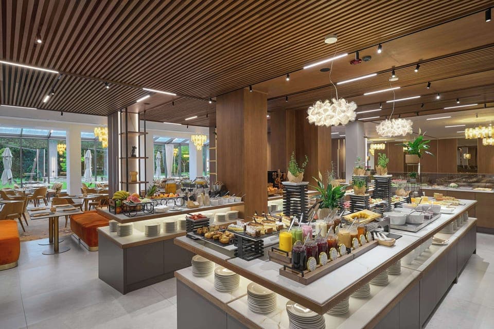 Daily buffet breakfast (EUR 15 per person)