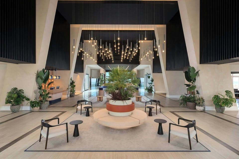 Lobby lounge
