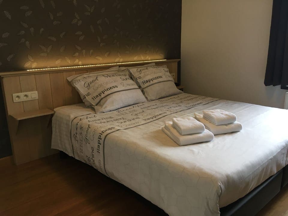 Comfort Double Room | Desk, cribs/infant beds, free WiFi